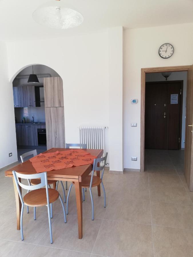 Ferienwohnung La Rosa Rossa Cambiasca Exterior foto
