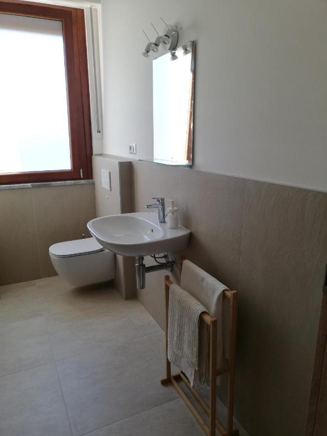 Ferienwohnung La Rosa Rossa Cambiasca Exterior foto