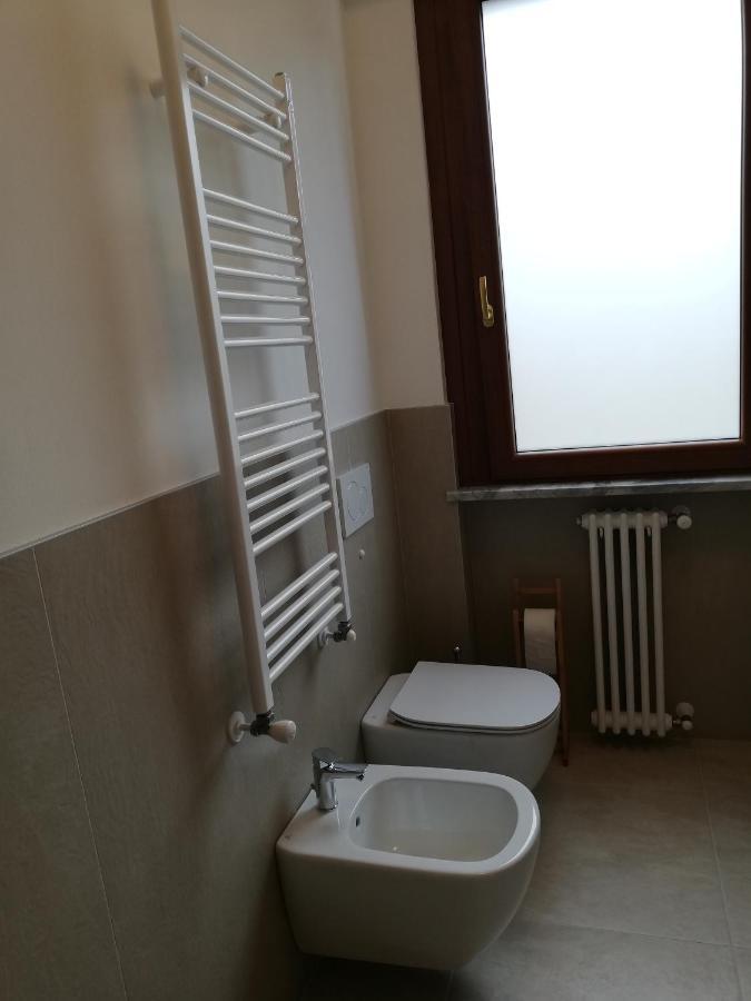 Ferienwohnung La Rosa Rossa Cambiasca Exterior foto