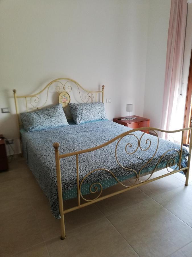 Ferienwohnung La Rosa Rossa Cambiasca Exterior foto